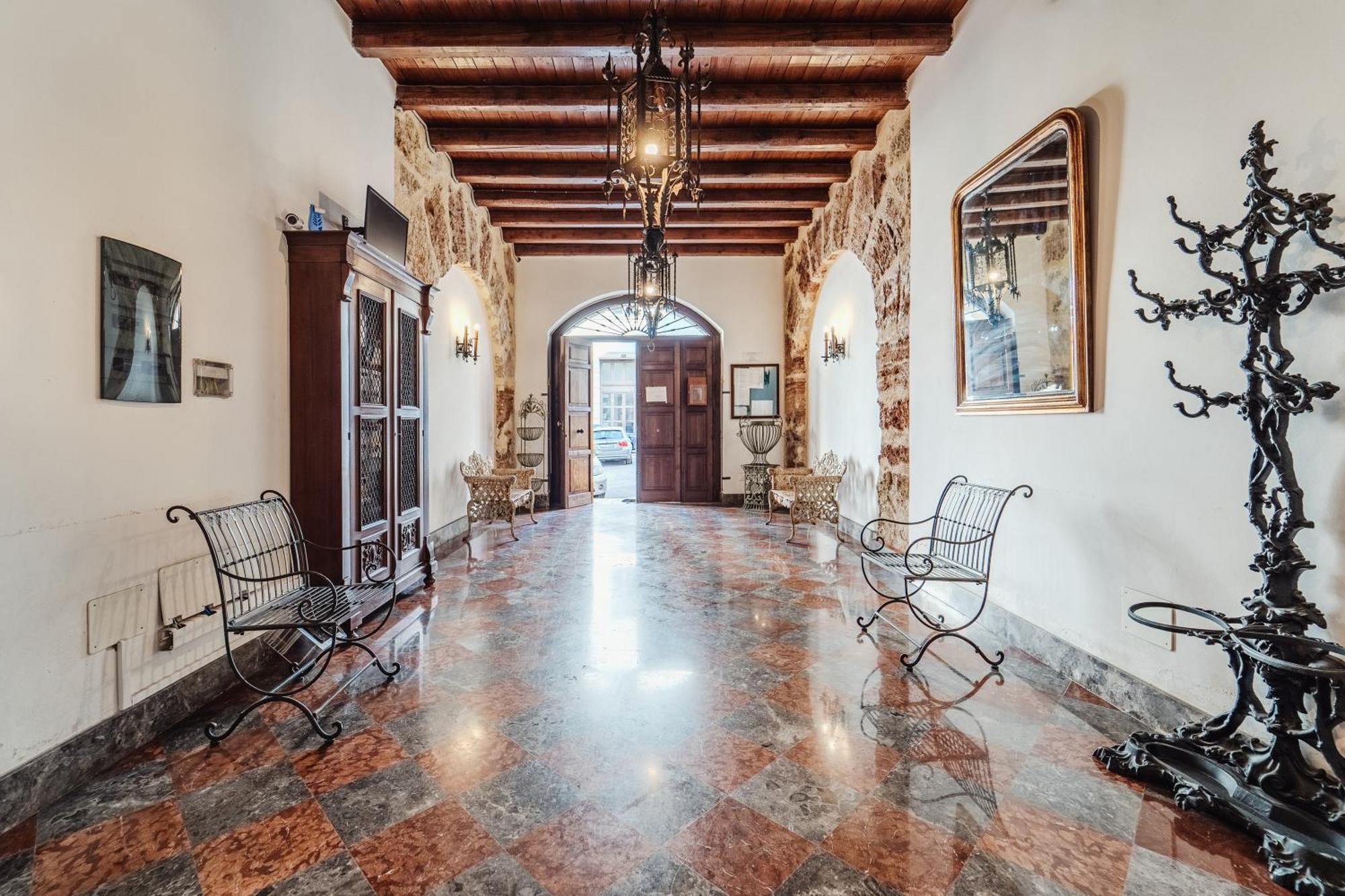 Dimora Degli Scalzi * Palermo